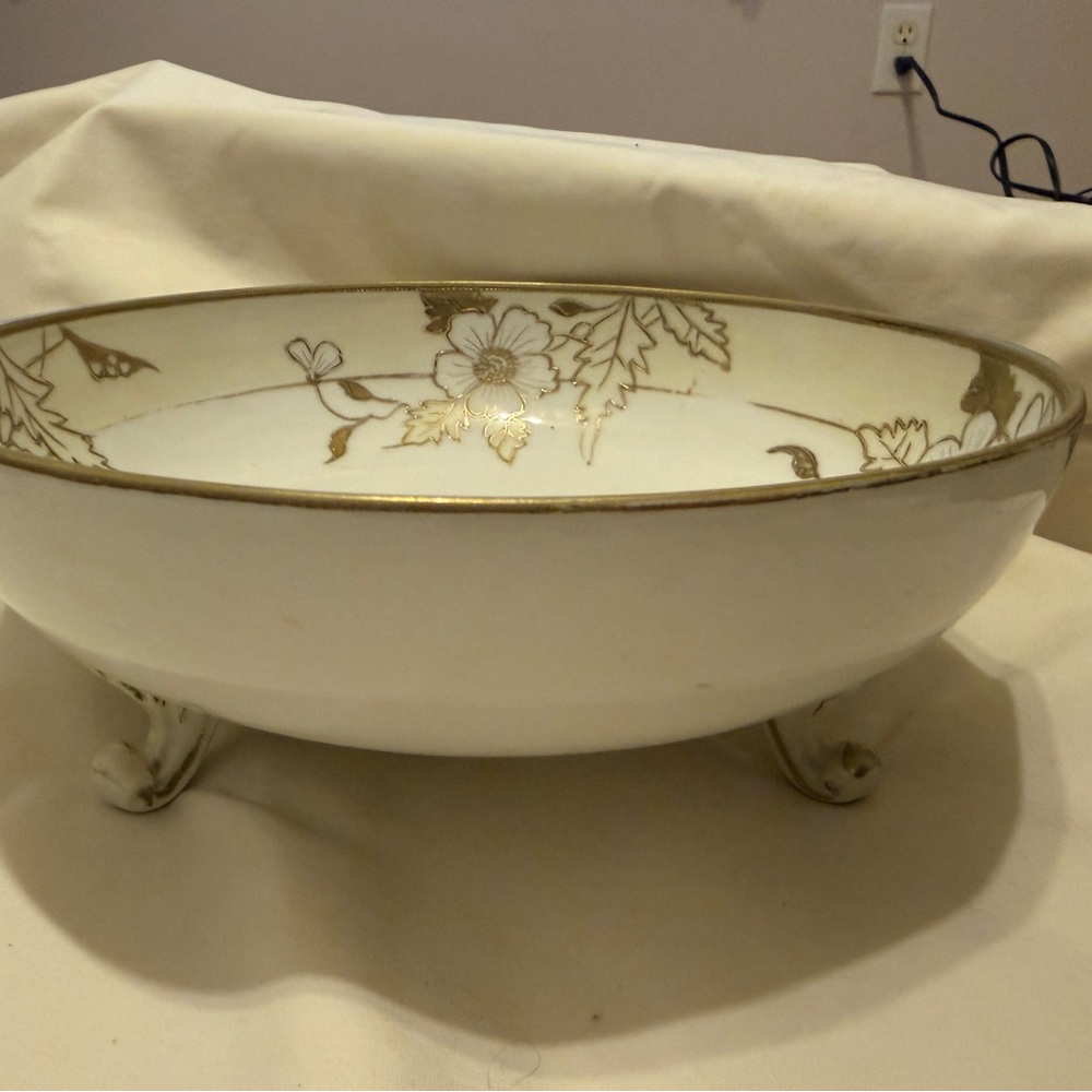🌼 Antique Nippon Hand-Painted Porcelain Footed Bowl – Gold Floral – c.1891–1921